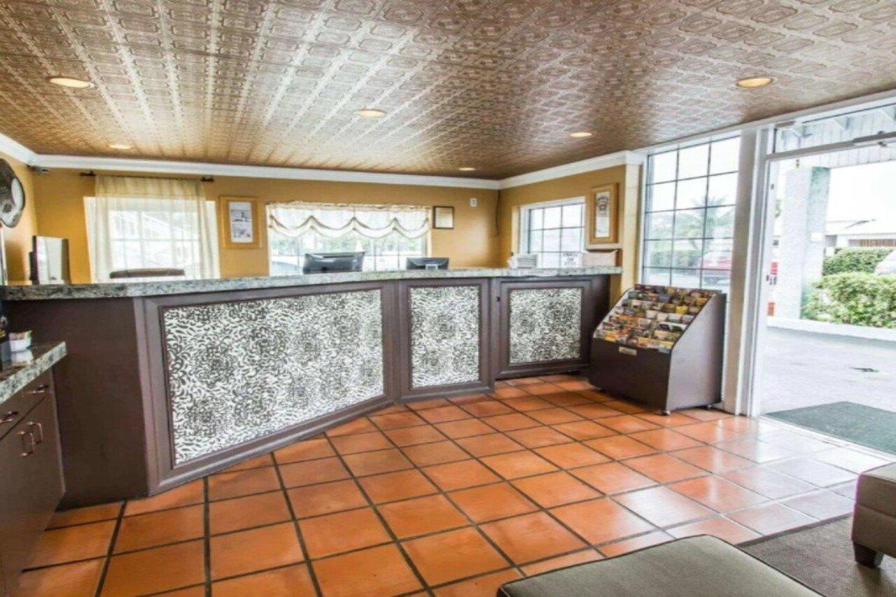 Econo Lodge Cocoa Beach - Near The Port Esterno foto