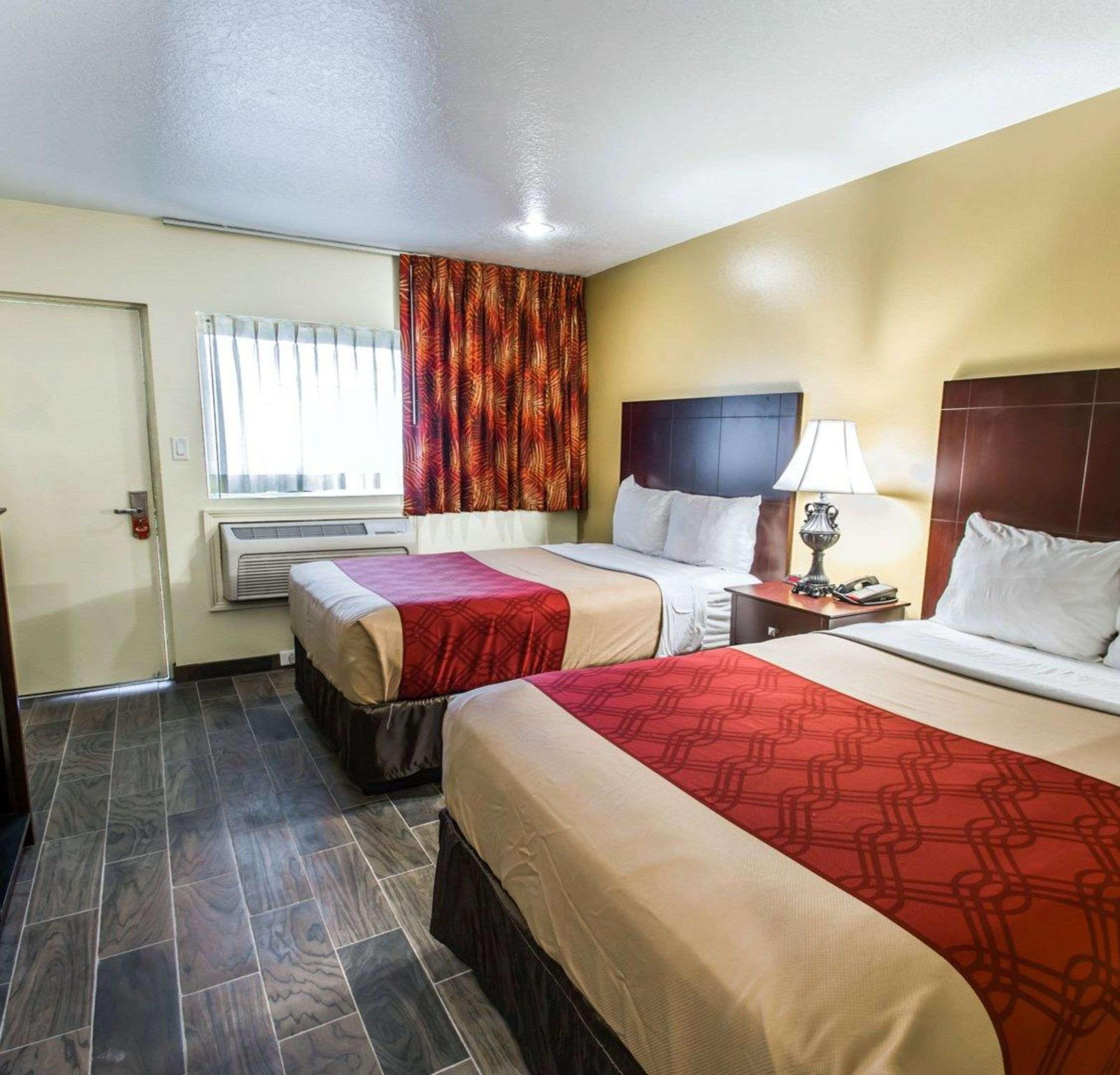 Econo Lodge Cocoa Beach - Near The Port Esterno foto