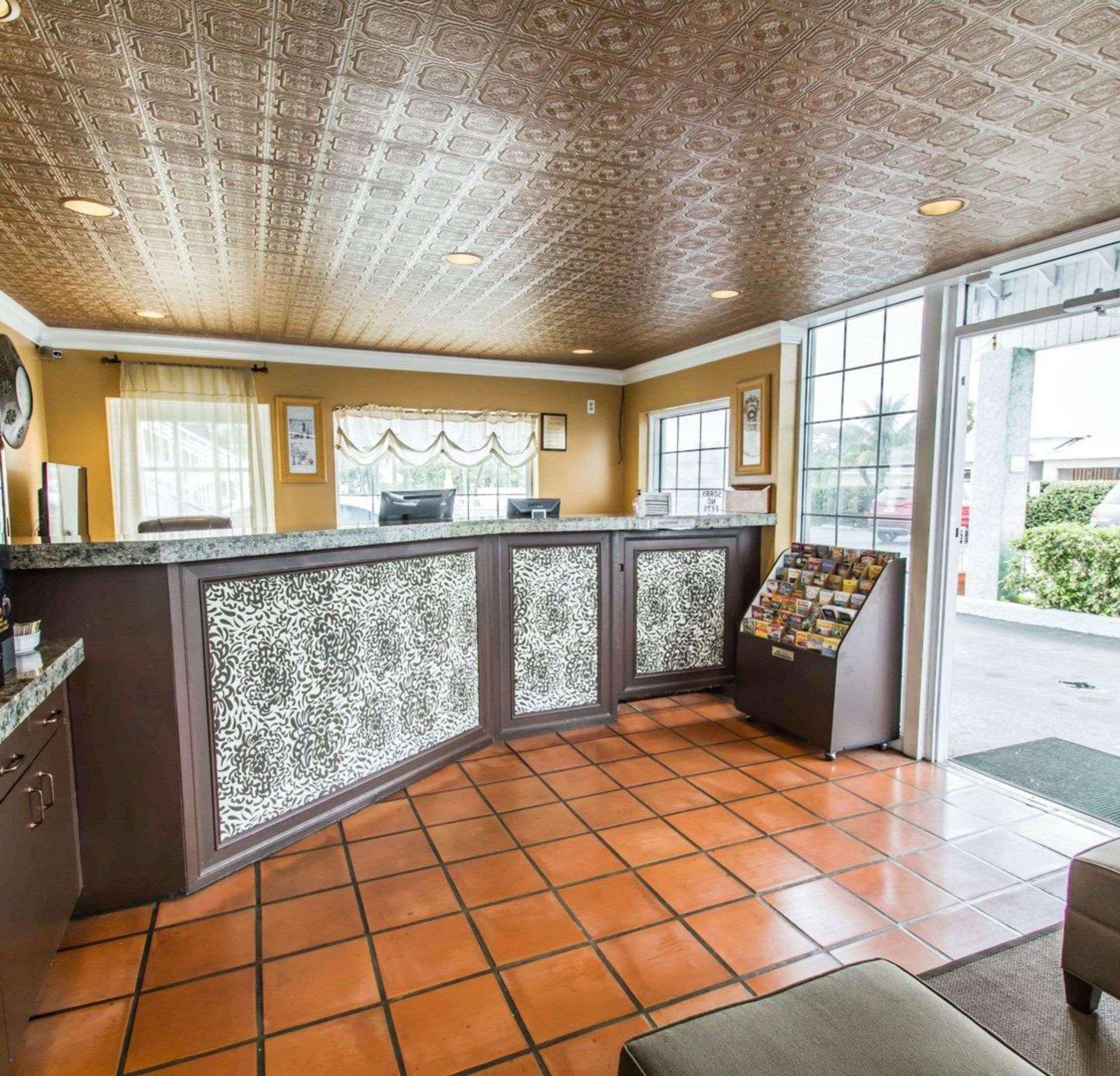Econo Lodge Cocoa Beach - Near The Port Esterno foto