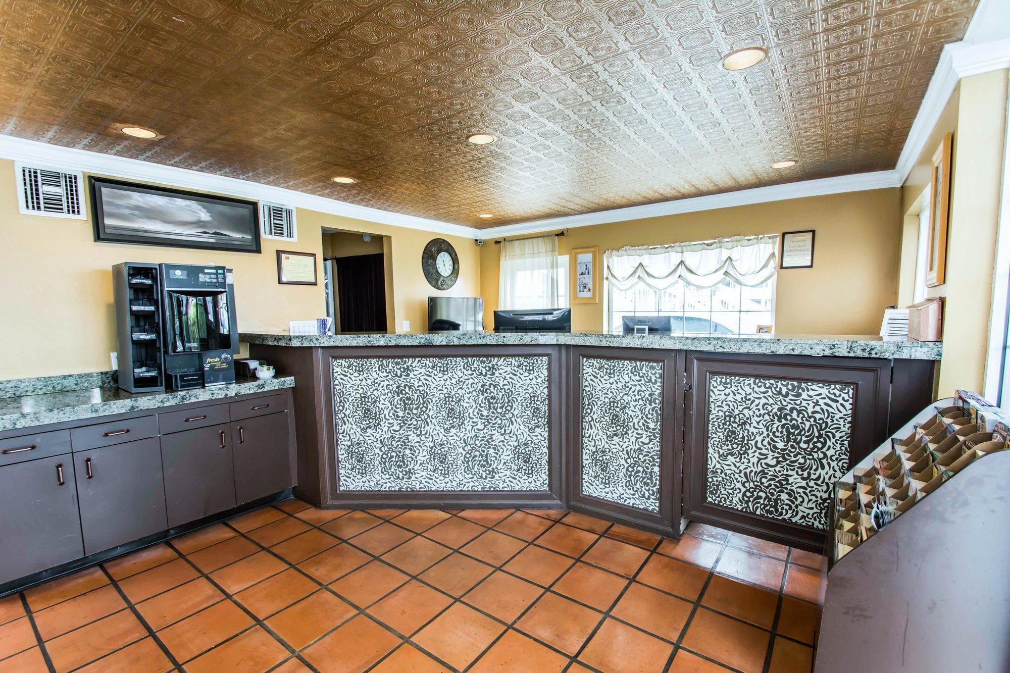 Econo Lodge Cocoa Beach - Near The Port Esterno foto