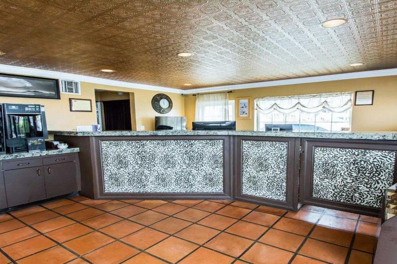 Econo Lodge Cocoa Beach - Near The Port Esterno foto