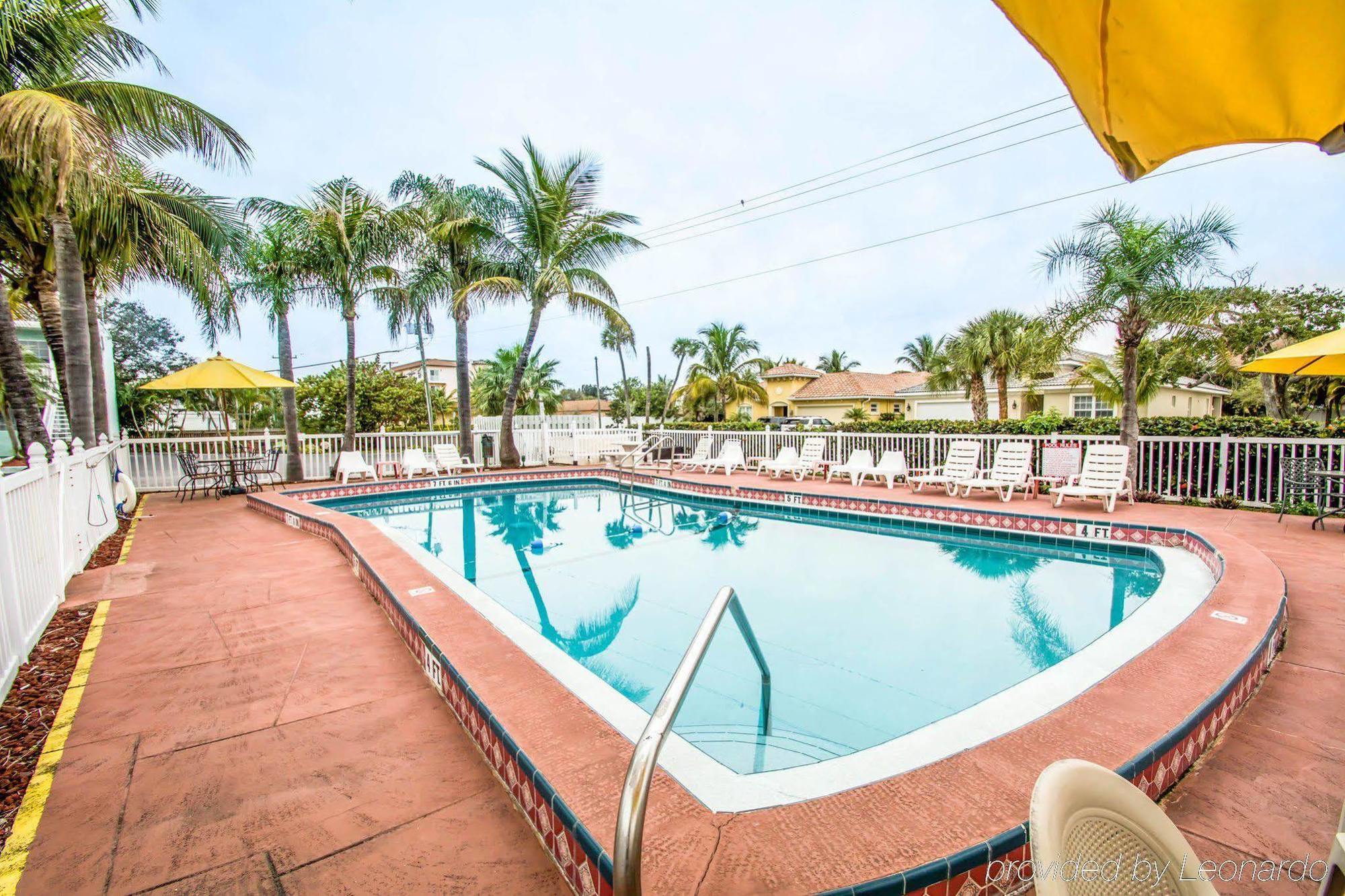 Econo Lodge Cocoa Beach - Near The Port Esterno foto