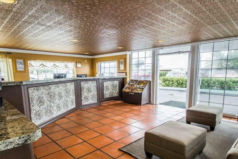 Econo Lodge Cocoa Beach - Near The Port Esterno foto